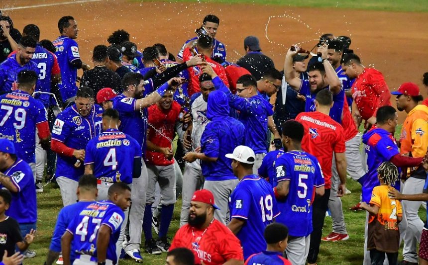 Tiburones de La Guaira campeones Rompen sequía de 37 años y son los