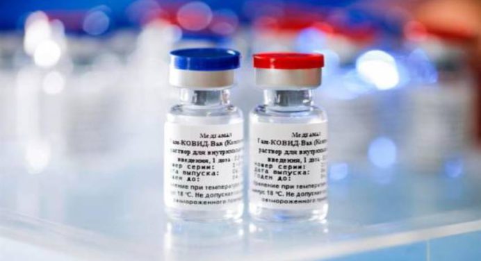 Rusia asegura que su vacuna es eficaz contra la cepa británica