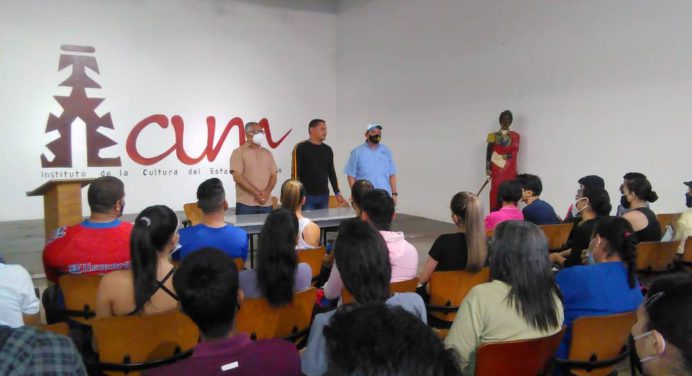 Más de 200 artistas y cultores asistieron al censo del Icum