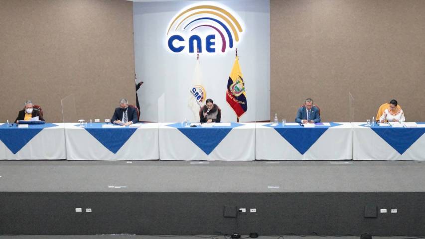 Diana Atamaint, presidenta del CNE Ecuador.