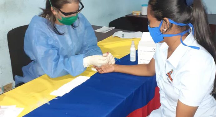 Aplican pruebas rápidas para despistaje del Covid a trabajadores de Mercal