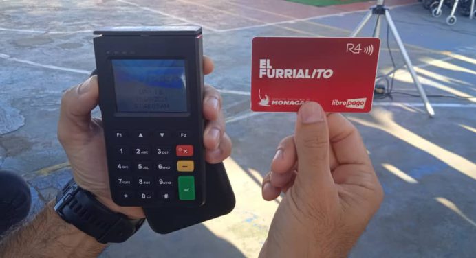 Santaella presenta tarjeta «El Furrialito» para pagar el pasaje urbano