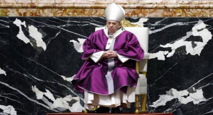 Papa celebró Miércoles de ceniza con nuevo rito