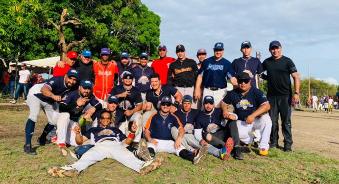 Realizan octogonal de softbol en Punceres