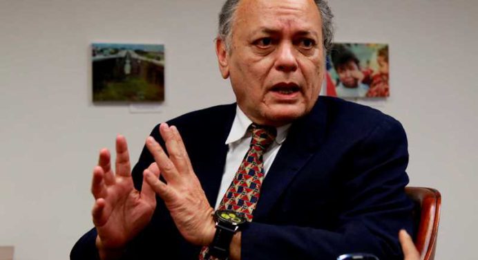 Carlos Raúl Hernández: Toltoi, guerra y gas