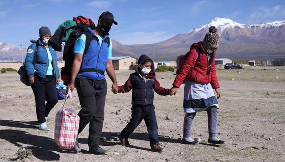 Chile expulsó a migrantes irregulares varados en frontera con Bolivia