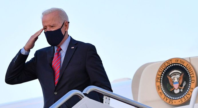 Biden rechaza dar información de inteligencia a Trump por su comportamiento
