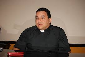 Padre Samael Gamboa.