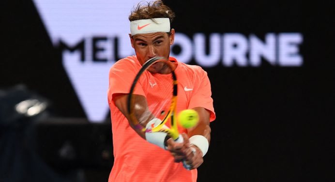 Rafael Nadal avanza a octavos de final del Abierto de Australia