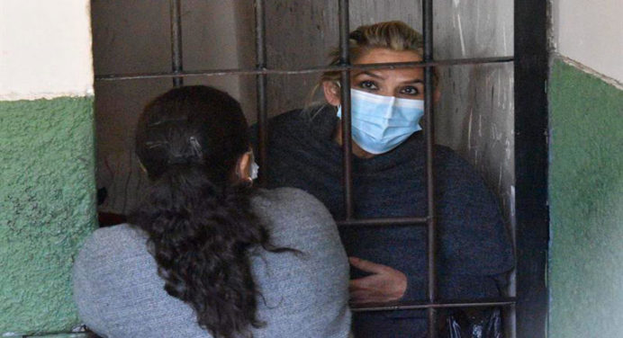 Fiscalía boliviana pide seis meses de prisión para Jeanine Áñez