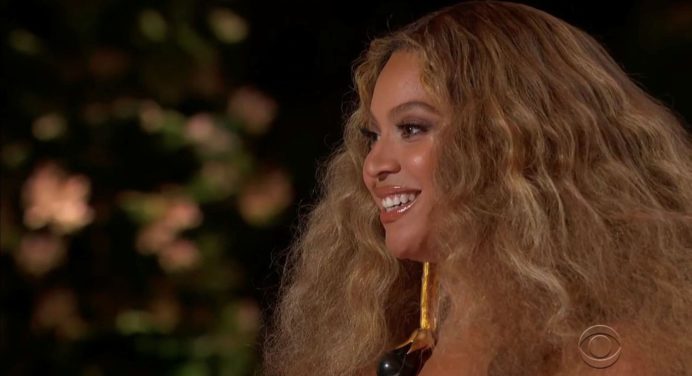 Beyoncé se convierte en la artista femenina con más Grammys de la historia