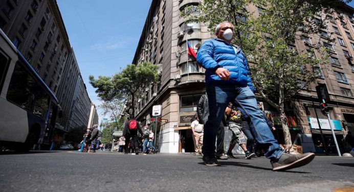 Pandemia se agrava en Chile pese al éxito de la vacunación