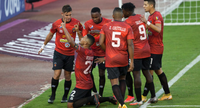 Caracas FC ganó 2-0 y avanzó a la segunda fase de Copa Libertadores