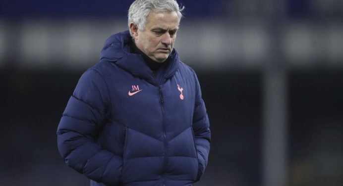 Mourinho y el Tottenham se quedan afuera de la Europa League