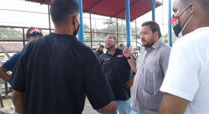 Tupamaro rectifica alumbrado público en 10 sectores de La Cruz