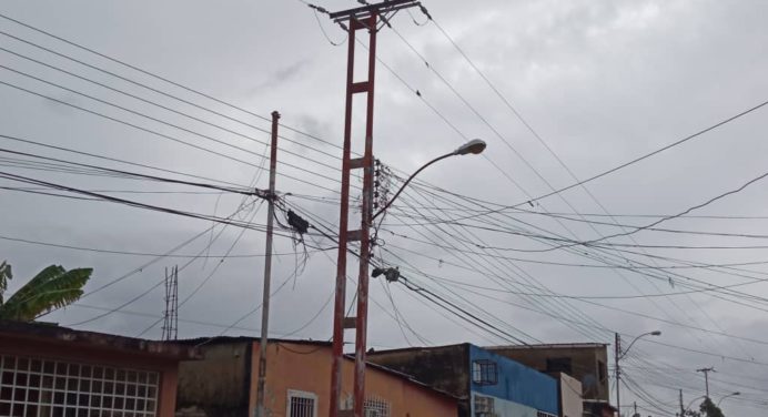 Reportan fallas de luz en sectores La Murallita y 5 de Julio