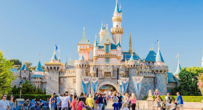 Disneyland reabrirá sus puertas el 30 de abril