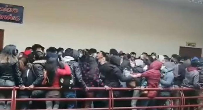 Cinco estudiantes murieron al caer al vacío en Universidad de Bolivia (+video)