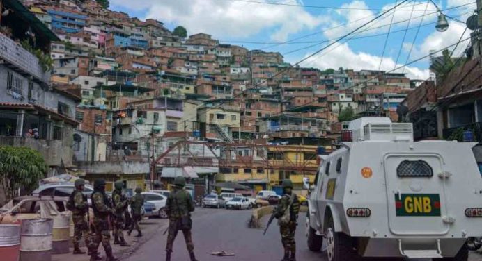 Cota 905: Tras intenso tiroteo liberan a tres GNB retenidos por la banda del Coqui