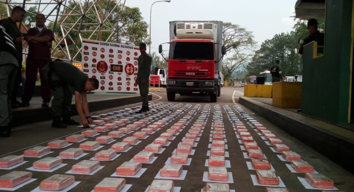 Decomisan 890 kilogramos de cocaína en tres estados del país