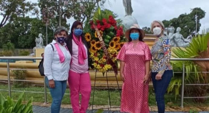 Rinden tributo a mujeres monaguenses en redoma de Juana La Avanzadora