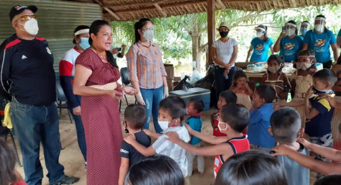 Celebran día del Niño indígena en San José de Buja