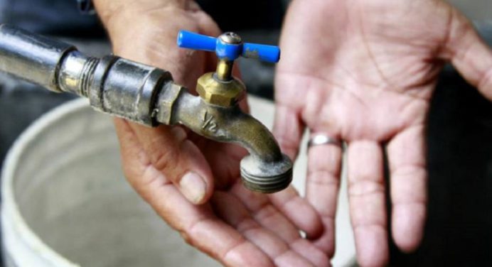 Vecinos de Punceres denuncian que tienen dos semanas sin agua