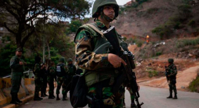 Dos militares muertos y nueve heridos deja emboscada en Apure