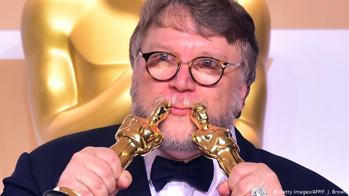 demanda Guillermo del Toro