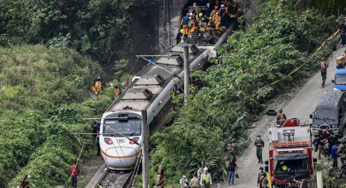 Accidente de tren en Taiwán deja al menos 48 muertos y 66 heridos