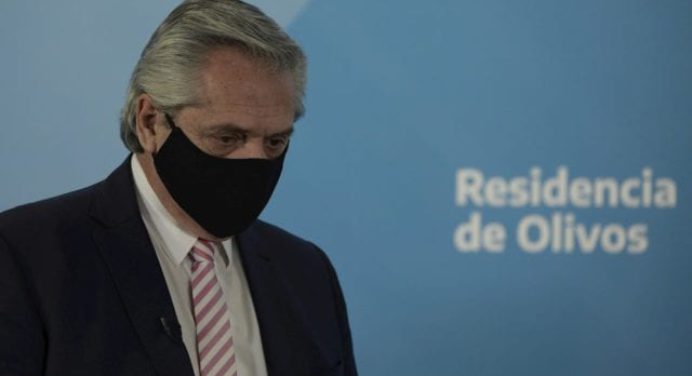 Presidente de Argentina da postivo en Covid-19 a pesar de haberse vacunado