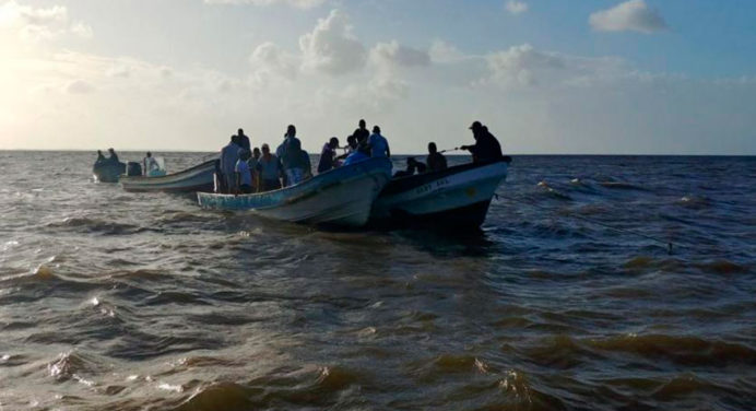 En naufragio fallecen tres migrantes venezolanos