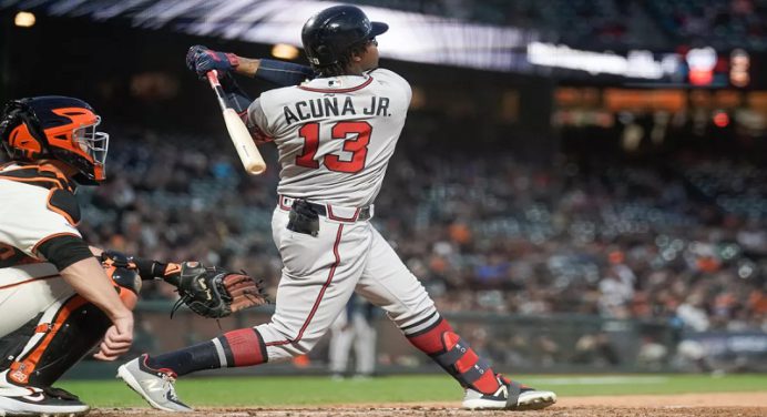 Ronald Acuña toma el liderato jonronero de las Grandes Ligas