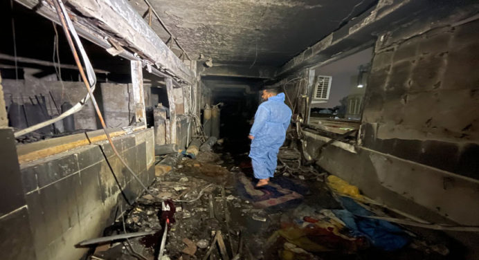 Suben a 82 los muertos por explosión en hospital de Bagdad