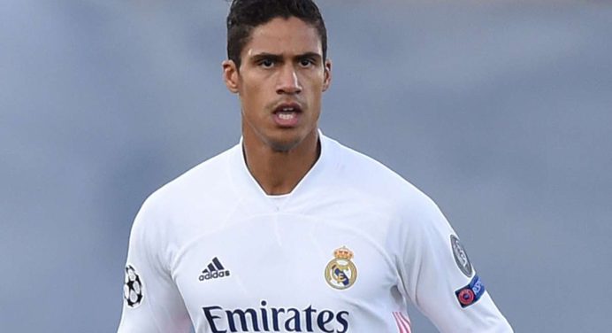 Raphael Varane da positivo por covid-19