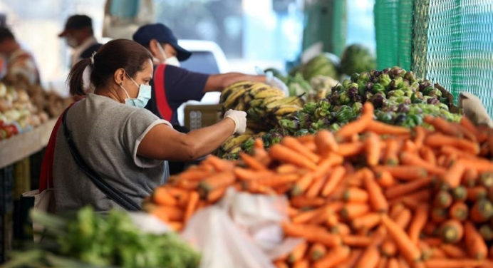 Canasta alimentaria de abril superó los Bs. 800 millones