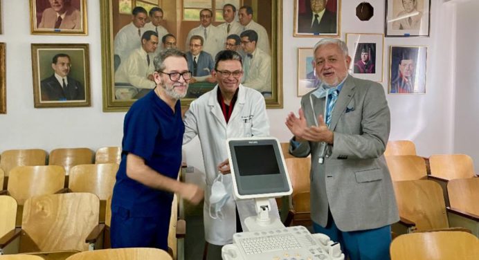 Cirujano vascular realiza aporte al Hospital Universitario de Caracas