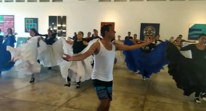 Coreógrafo mexicano Oscar Escobedo dicta taller a bailarines de Monagas