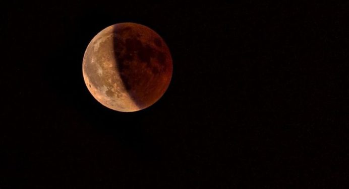 Eclipse lunar y superluna: ¿Dónde se podrá observar este 26 de mayo?