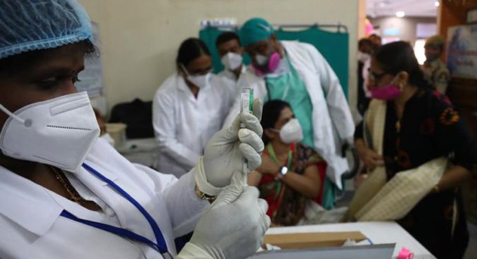 India supera los 27 millones de contagios por coronavirus