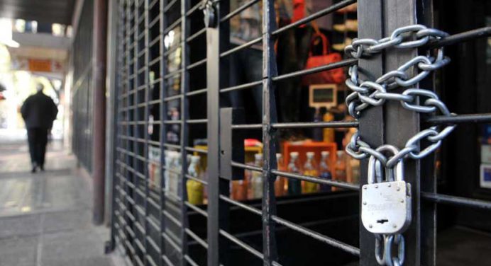 Lluvias ocasionan que comerciantes cierren sus puertas a tempranas horas