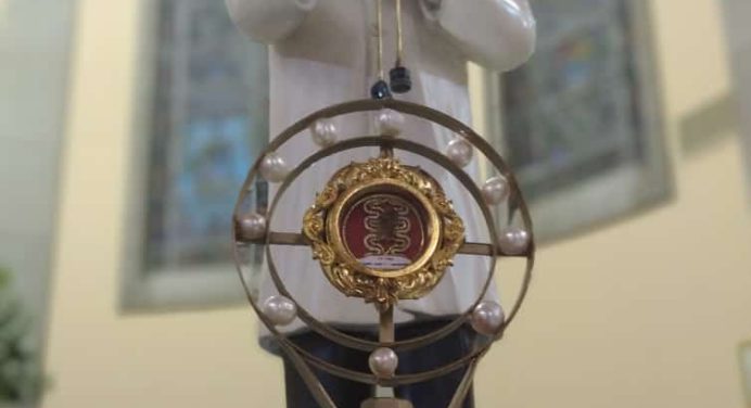 Monagas recibió reliquia del Beato José Gregorio Hernández