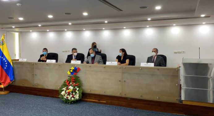 Pedro Calzadilla es el nuevo presidente del CNE