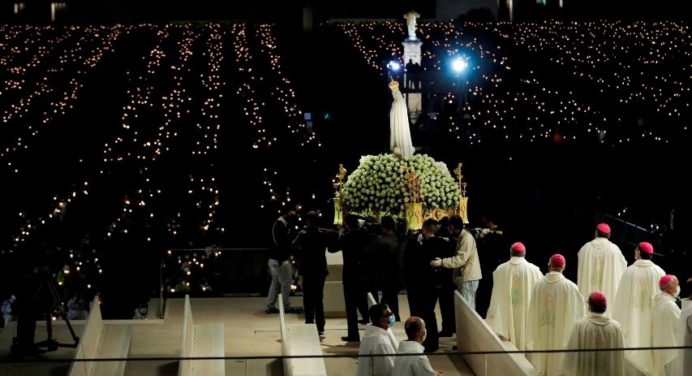 Portugal muestra su amor y fe a la Virgen de Fátima