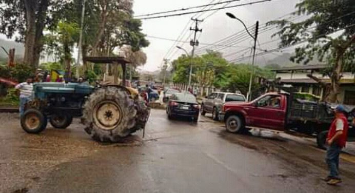 Productores y choferes protestan por escasez de gasolina y gasoil en Caripe