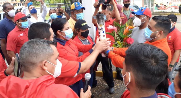Antorcha bicentenaria recorre parroquia Boquerón