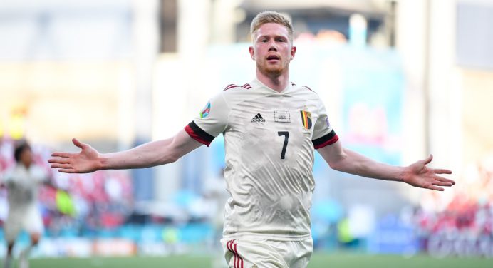 Bélgica venció a Dinamarca y clasificó a octavos en la Eurocopa