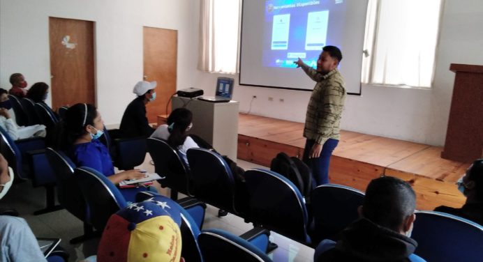 Emprendedoras reciben adiestramiento financiero