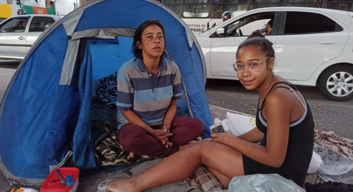En Sao Paulo familias enteras viven en la calle por la pandemia