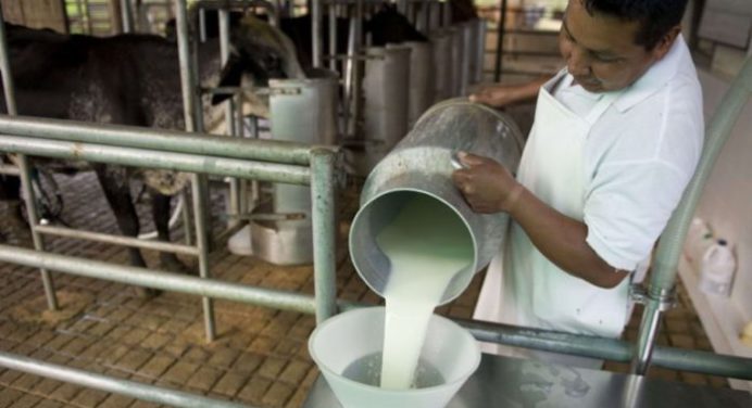 Fedenaga: Escasez de combustible limita colocación de productos lácteos en el mercado